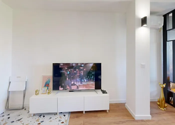 Modern 4 Min Walk From Alexander Nevski صوفيا