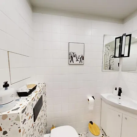 Modern 4 Min Walk From Alexander Nevski 公寓
