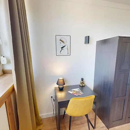 Modern 4 Min Walk From Alexander Nevski