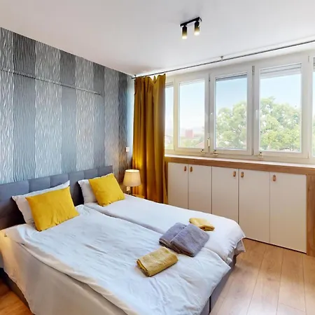 Modern 4 Min Walk From Alexander Nevski Διαμέρισμα *
