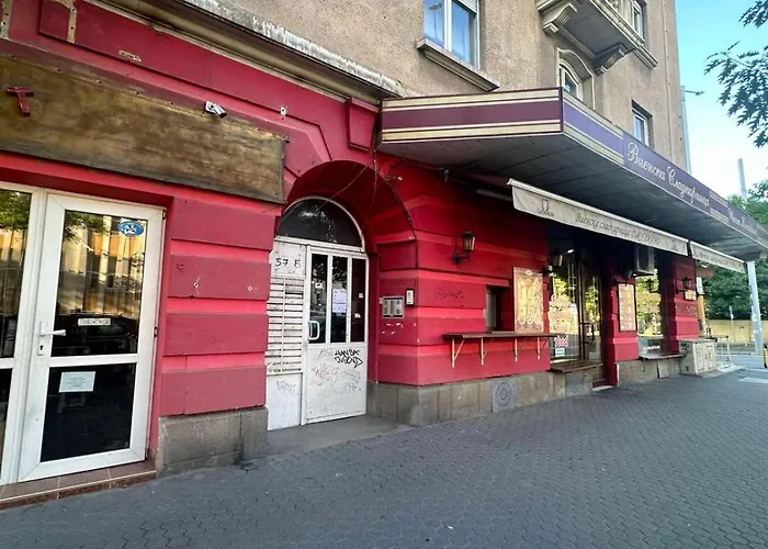 Modern 4 Min Walk From Alexander Nevski