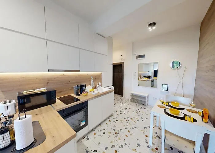 Апартаменты Modern 4 Min Walk From Alexander Nevski *