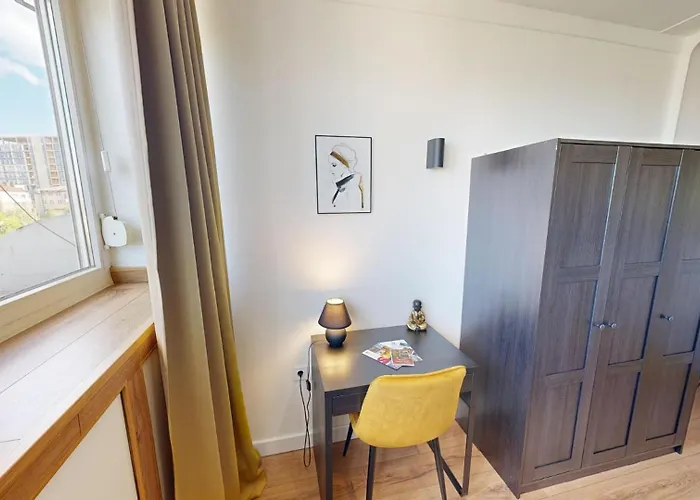 Modern 4 Min Walk From Alexander Nevski