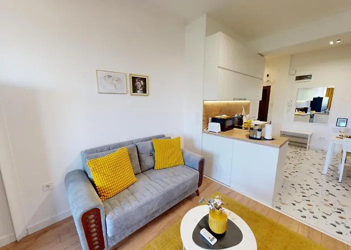 Modern 4 Min Walk From Alexander Nevski