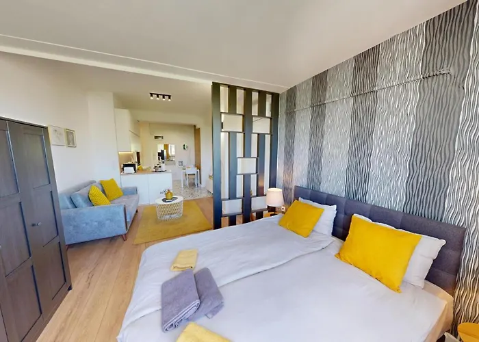 Modern 4 Min Walk From Alexander Nevski Апартаменты София