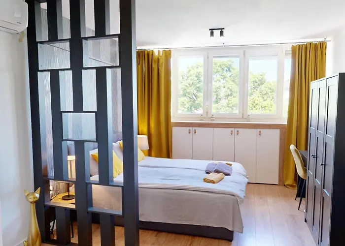 Modern 4 Min Walk From Alexander Nevski