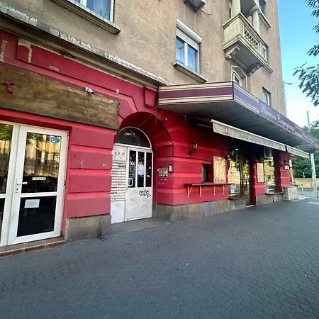 Modern 4 Min Walk From Alexander Nevski