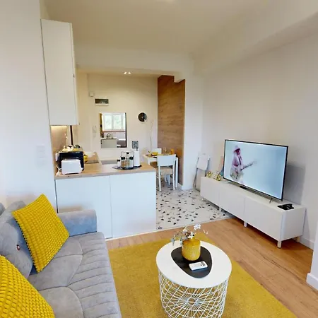 Modern 4 Min Walk From Alexander Nevski *